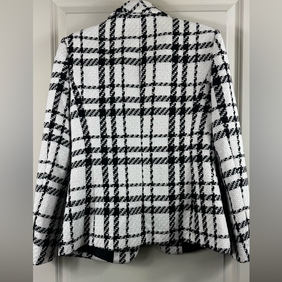 Classic Black and White Tweed Plaid Blazer - Picture 3 of 7